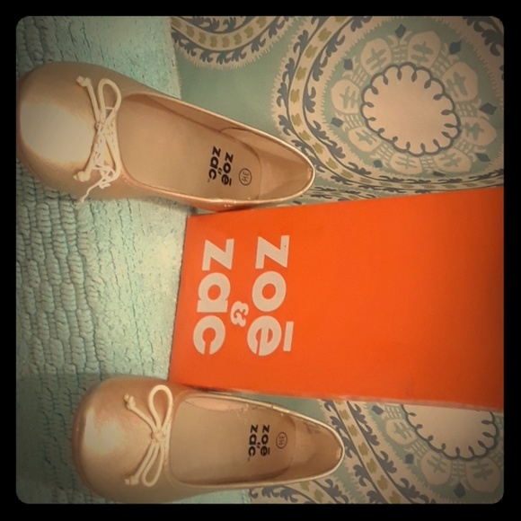 👣GOLD•GLAM👌 - Picture 3 of 3